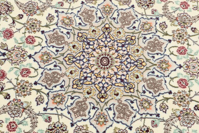 perserteppich-isfahan-113-x-173-cm-schurwolle-seide-handgeknupft-17.jpg Isfahan Perserteppich 113 × 173 cm, Schurwolle-Seide, handgeknüpft