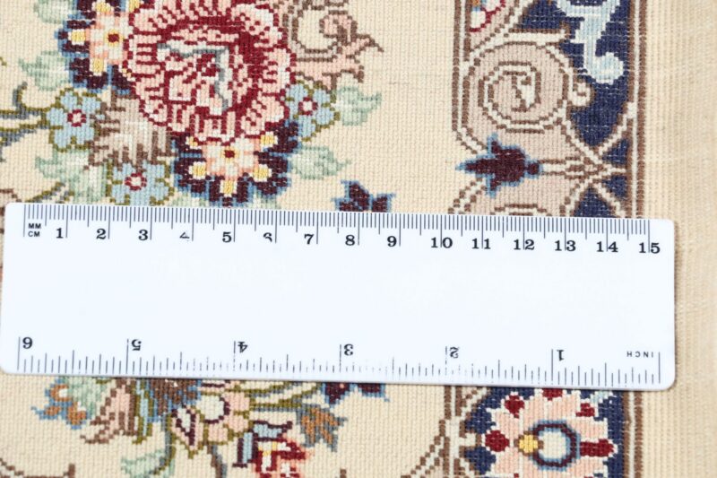 perserteppich-isfahan-113-x-173-cm-schurwolle-seide-handgeknupft-19.jpg Isfahan Perserteppich 113 × 173 cm, Schurwolle-Seide, handgeknüpft