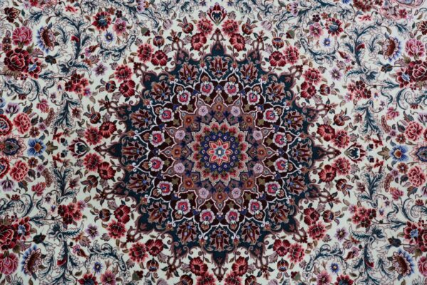 Isfahan Perserteppich 145 × 235 cm, Schurwolle-Seide, handgeknüpft