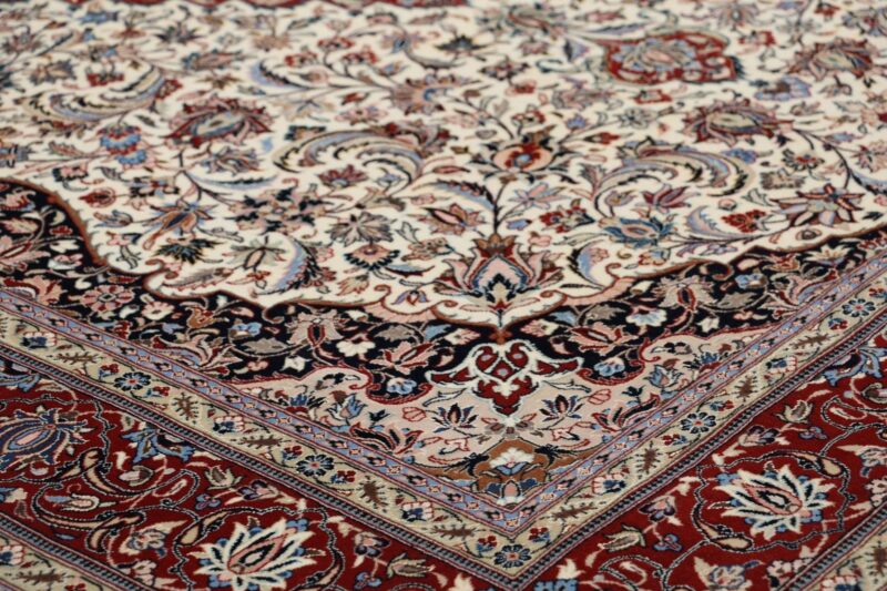 Isfahan Perserteppich 172 × 247 cm, Schurwolle-Seide, handgeknüpft