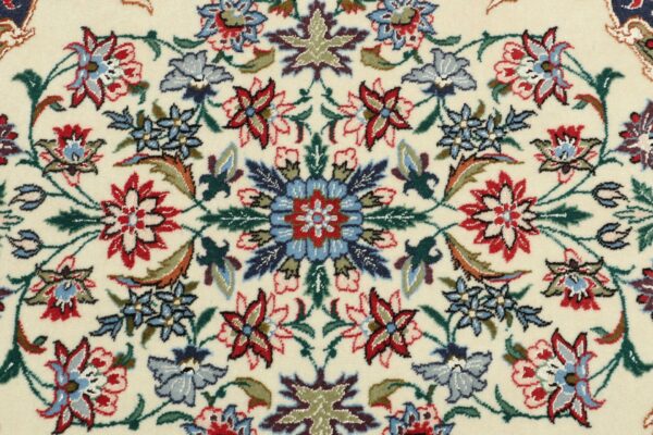 perserteppich-isfahan-71-x-103-cm-schurwolle-seide-handgeknupft-7.jpg Isfahan Perserteppich 71 × 103 cm, Schurwolle-Seide, handgeknüpft
