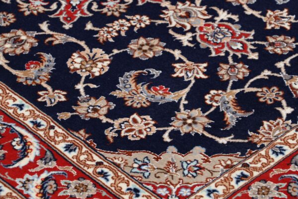 perserteppich-isfahan-85-x-217-cm-schurwolle-seide-handgeknupft-16.jpg Isfahan Perserteppich 85 × 217 cm, Schurwolle-Seide, handgeknüpft
