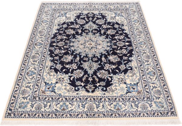 Nain Perserteppich 150 × 202 cm, Schurwolle und Seide, handgeknüpft
