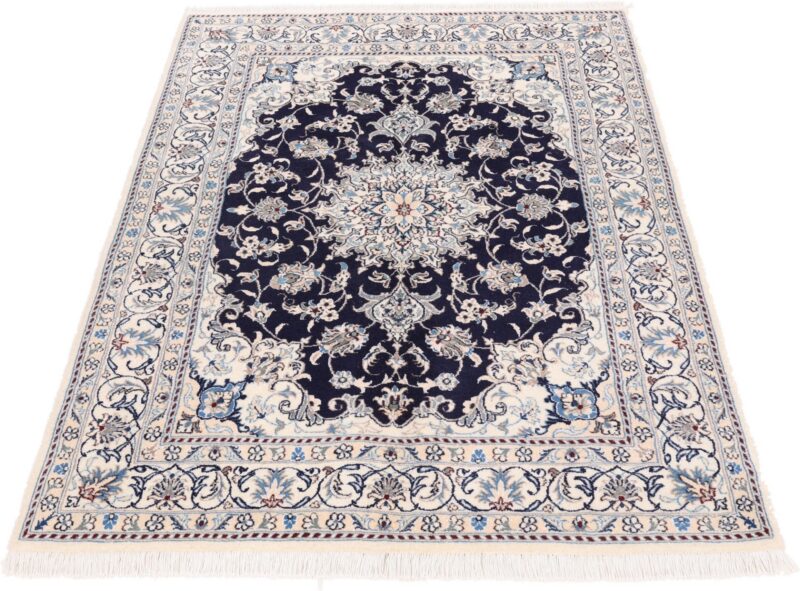 Nain Perserteppich 150 × 203 cm, Schurwolle und Seide, handgeknüpft