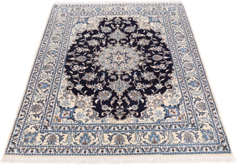 Nain Perserteppich 153 × 204 cm, Schurwolle und Seide, handgeknüpft