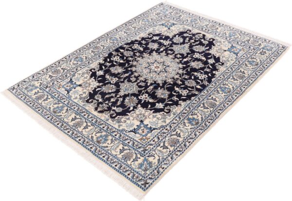 Nain Perserteppich 153 × 204 cm, Schurwolle und Seide, handgeknüpft