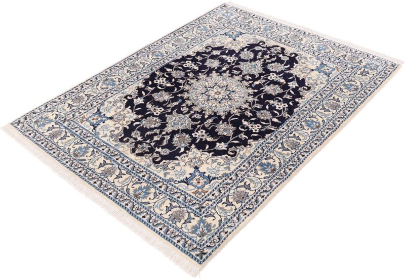 Nain Perserteppich 153 × 204 cm, Schurwolle und Seide, handgeknüpft