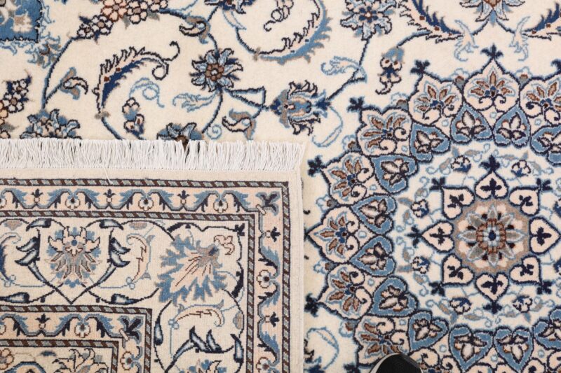 perserteppich-nain-200-x-293-cm-schurwolle-und-seide-handgeknupft-11.jpg Nain Perserteppich 200 × 293 cm, Schurwolle und Seide, handgeknüpft