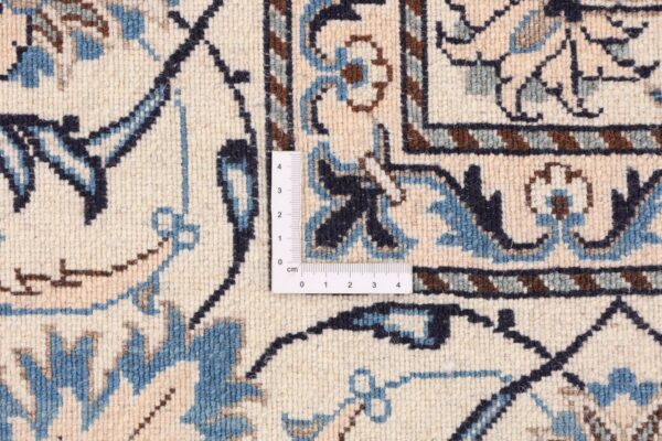 perserteppich-nain-200-x-293-cm-schurwolle-und-seide-handgeknupft-16.jpg Nain Perserteppich 200 × 293 cm, Schurwolle und Seide, handgeknüpft