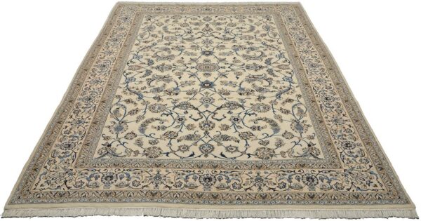 perserteppich-nain-240-x-345-cm-schurwolle-seide-handgeknupft-1.jpg Nain Perserteppich 240 × 345 cm, Schurwolle Seide, handgeknüpft