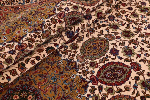 perserteppich-tabriz-297-x-388-cm-schurwolle-seide-handgeknupft-7.jpg Täbriz Perserteppich 297 × 388 cm, Schurwolle-Seide, handgeknüpft